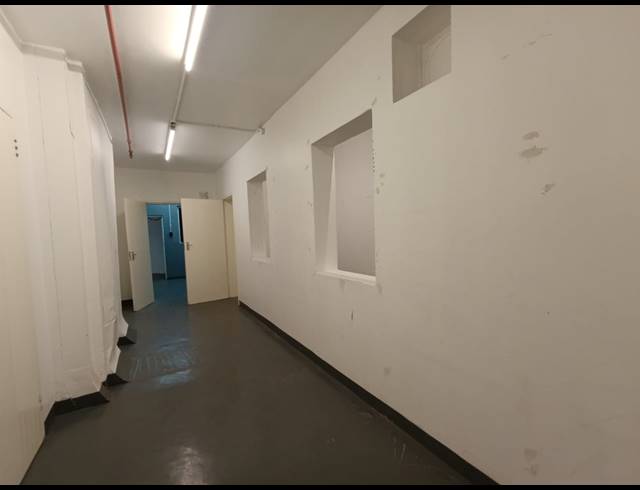 3,353M² WAREHOUSE TO LET IN NEW GERMANY